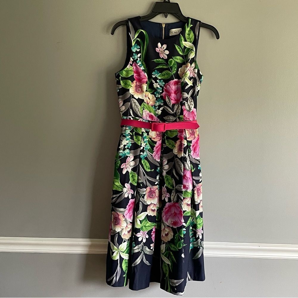 Eliza J Navy floral fit and flare dress size 6 women’s sleeveless